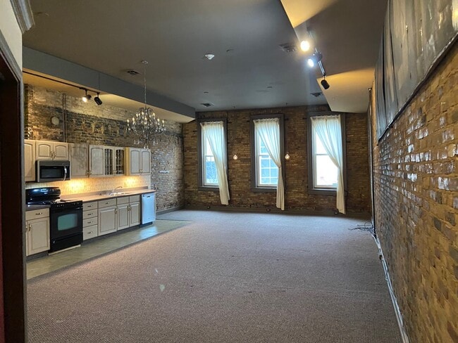 Photo - 148 W Michigan Ave