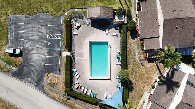 Photo - 5223 Cedarbend Dr