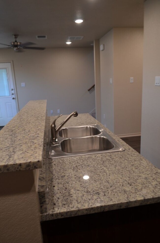 Photo - 1701 Castroville Trl Unit B 1701
