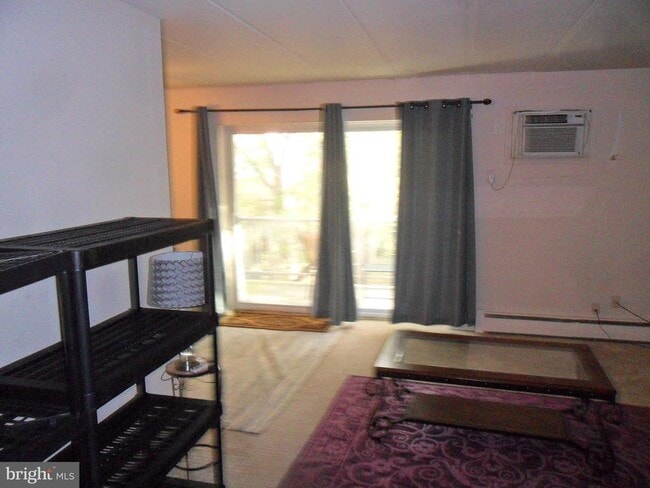 Photo - 610 W 11th St Unit 6