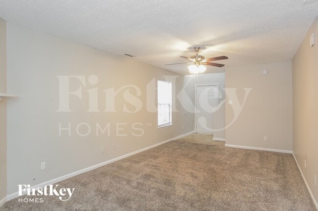 Photo - 5982 Redcliff N Ln