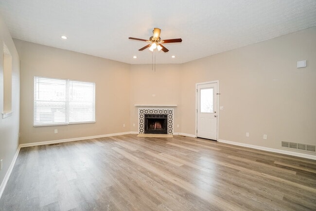 Photo - 5037 Shady Oak Dr