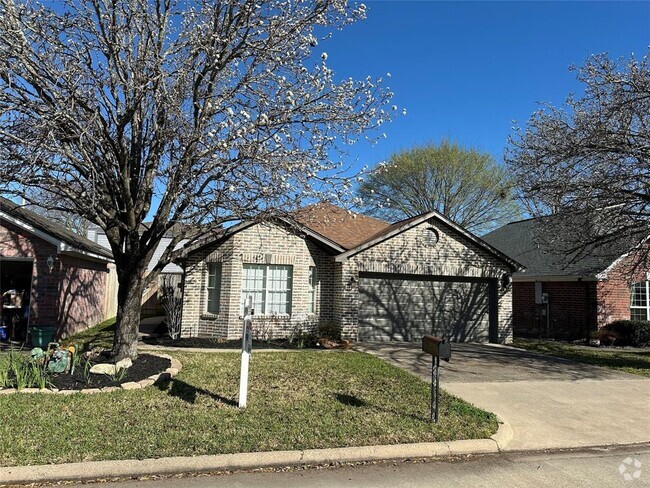 Building Photo - 418 Cherry Laurel Dr Rental