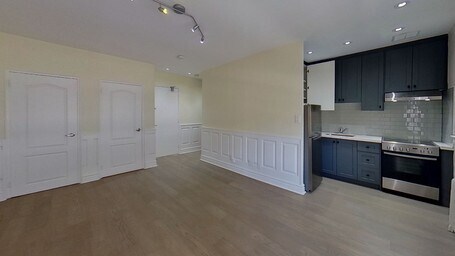Building Photo - 710 Spadina Ave. Unit 706