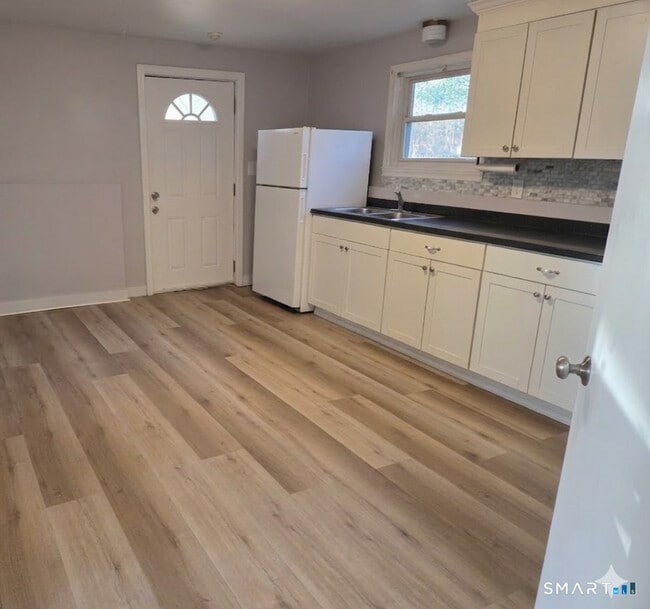 Photo - 2015 Corbin Ave Unit 7