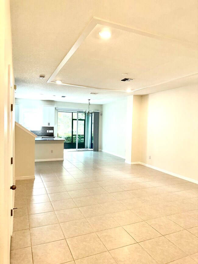 Photo - 5822 Spotted Harrier Wy