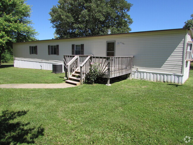 Building Photo - Quiet Country Setting Rental