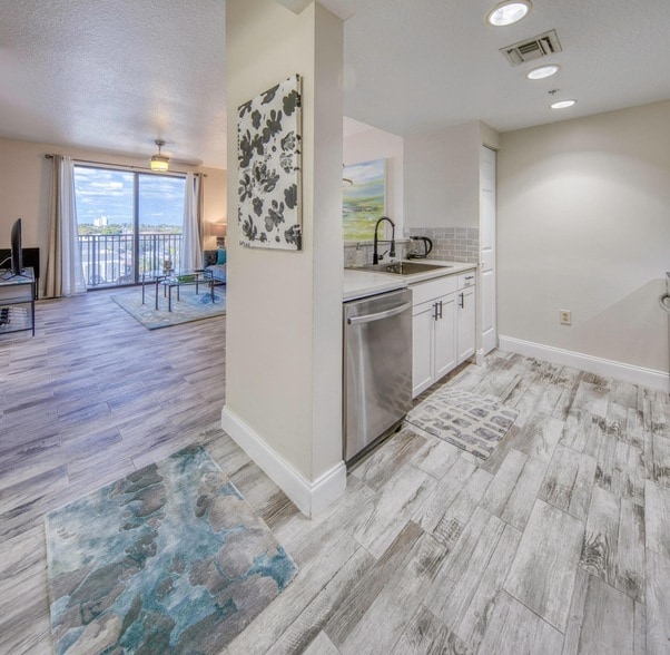 Photo - 511 Lucerne Ave Unit 408