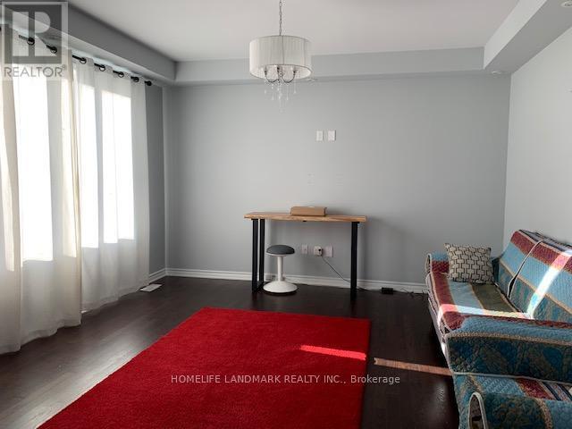 Photo - 127 Buckle Cres