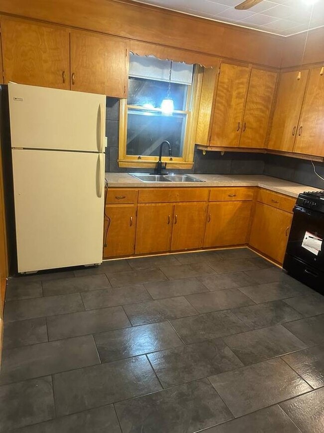 Photo - 26 Pleasant St Unit Apt #2
