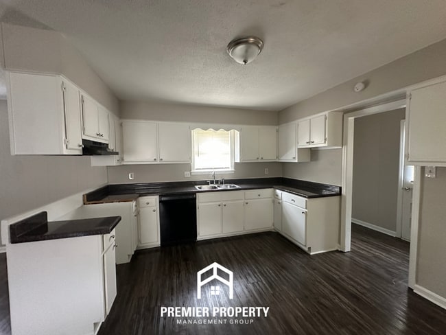 Photo - Charming 3BR/2BA in Bartlett | Hardwood Floors & Spacious Fenced Backyard