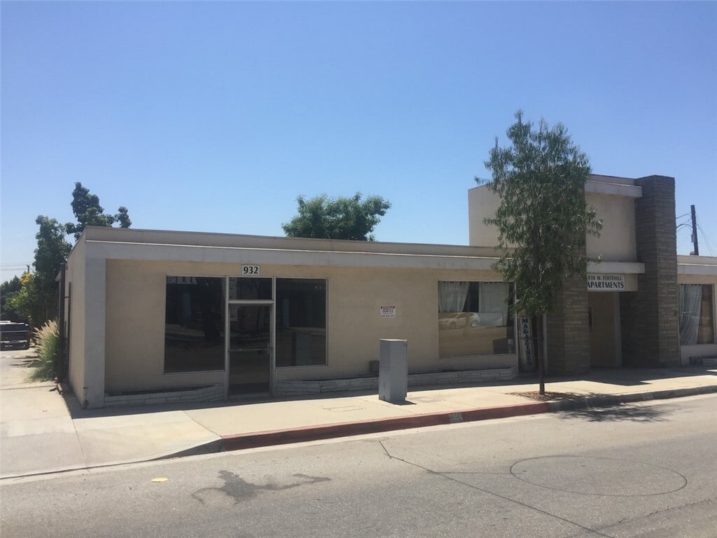 Photo - 936 W Foothill Blvd Unidad 09