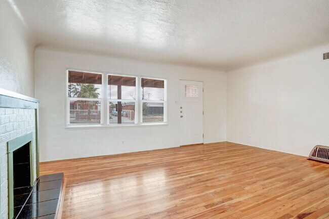 Photo - 819 Ellis St
