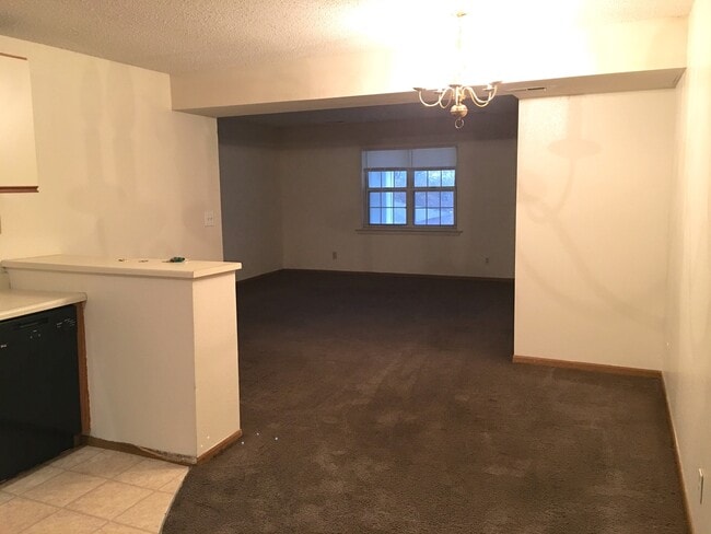 Photo - 2 Bedroom Top Floor Apartment - Close to I-70