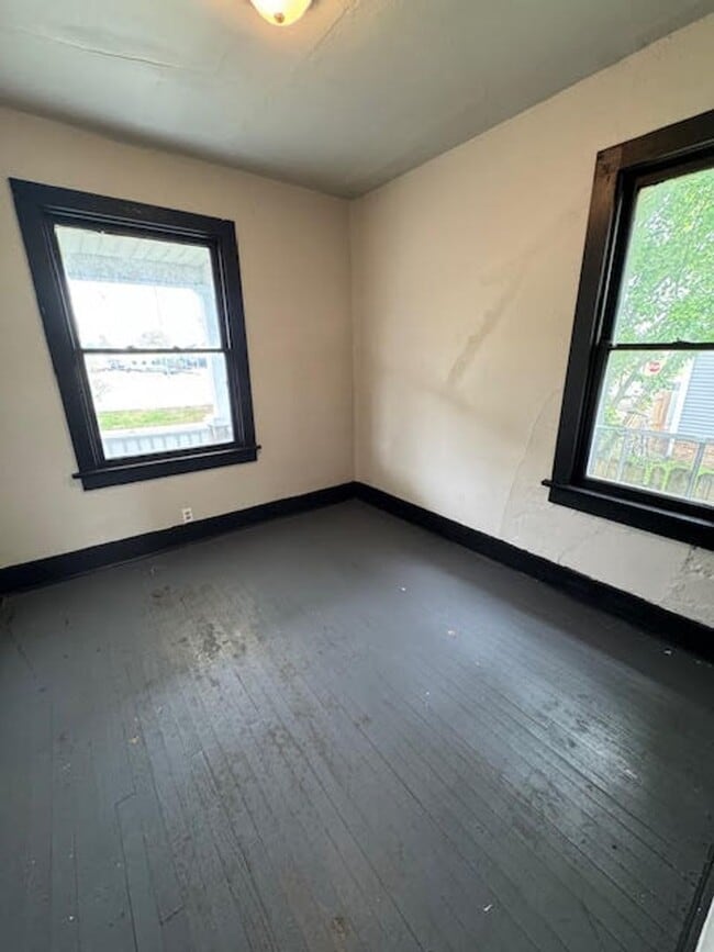 Photo - 3717 Barr St