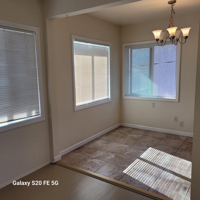 Dining Room - 935 Freeman Ave Unit #C