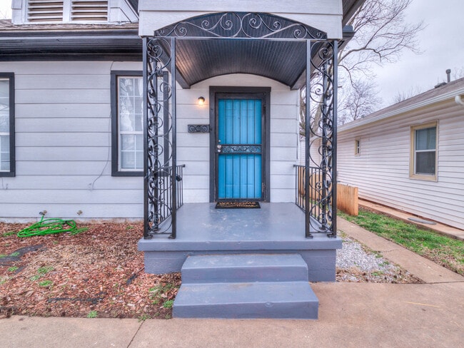1720 NW 30th St