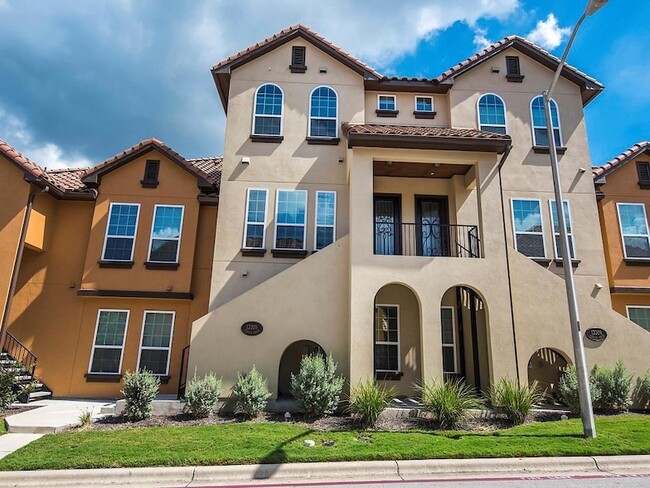 Photo - 12205 Terraza Cir Townhome