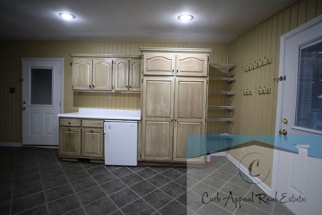 Photo - Westside Schools - 3 bed/ 2 bath 2,300 sq.ft.., den/family room, deck in the country on a paved r...