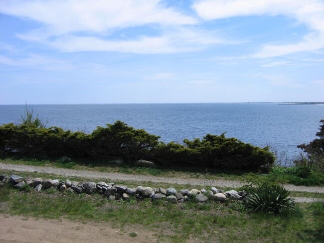 Photo - 11 Great Boars Head Ave Unidad Lower Level