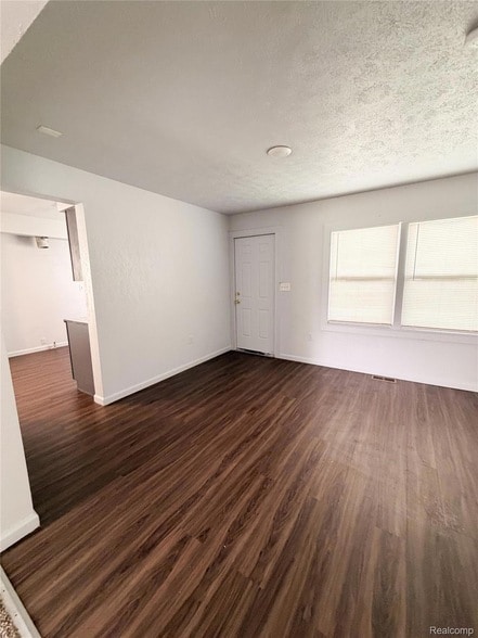 Photo - 539 Kitchener St