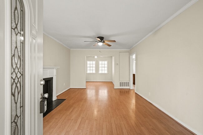 Photo - 1326 W 6th St