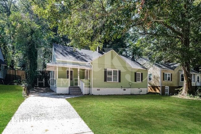 Photo - 390 Hillside Dr SW