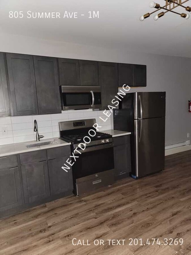 Building Photo - 805 Summer Ave Unit 1M