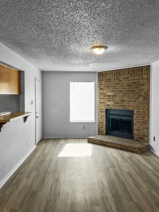 Photo - 821 N Mesquite St