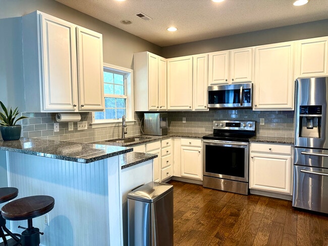 Photo - 52 Black River Rd