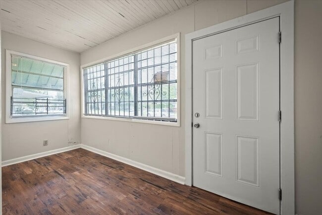 Photo - 1066 W 13th St