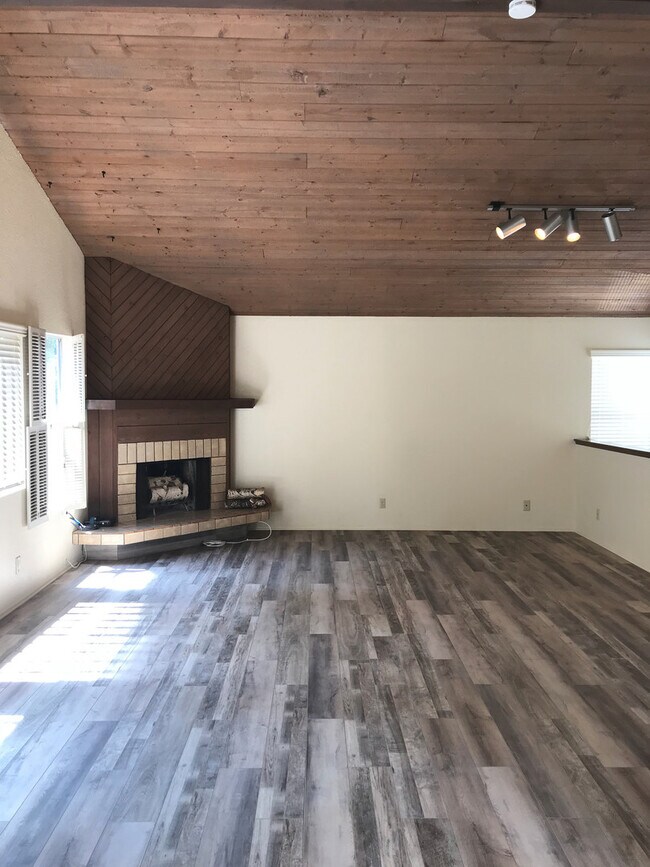 Photo - Pullman Duplex Unidad Back House