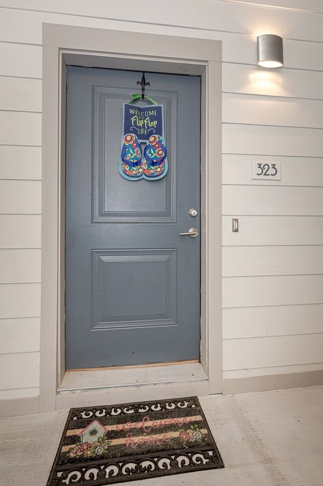 Photo - Fully furnished luxurious waterfront condo at The Inlet!