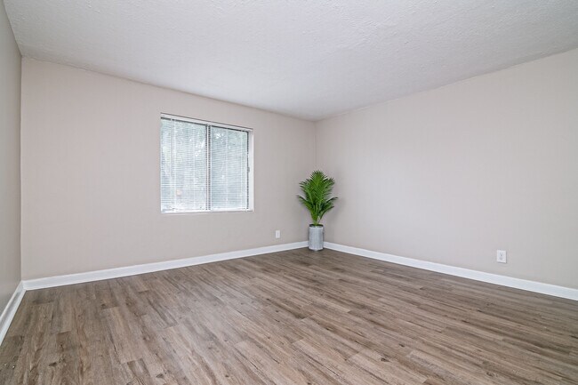 Photo - Midtown Point Apartments