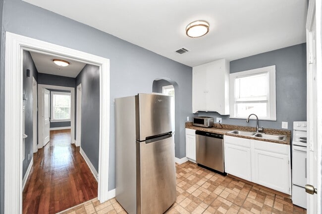 Photo - 3012 Isabella St