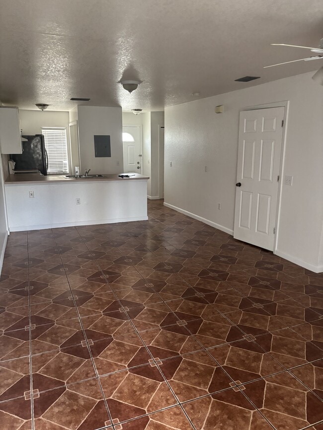 163 Ivy Ln