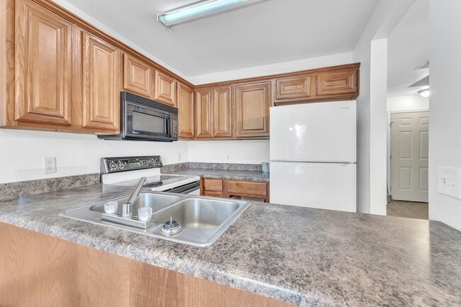 Photo - 3108 S B St