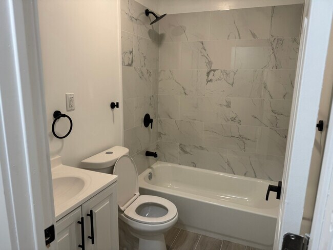 Photo - 445 S 17th St Unidad 1