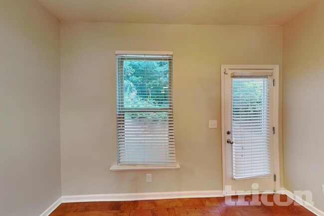 216 Stillwood Dr