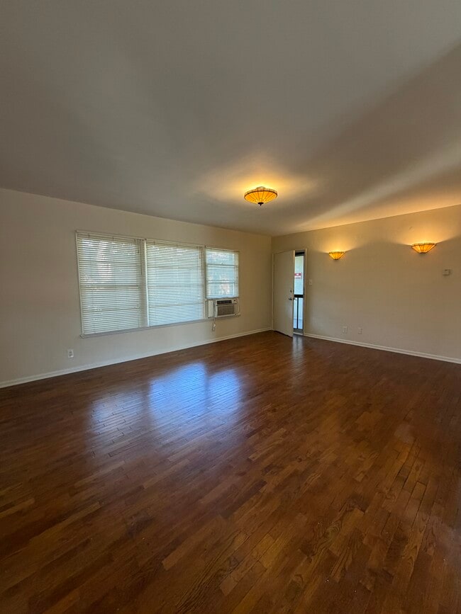 Photo - 4222 Russell Ave Unit 9