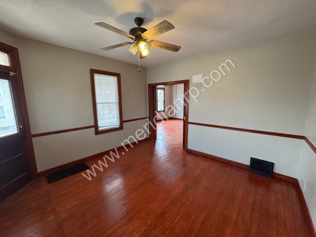 Photo - 2403 N Clinton St