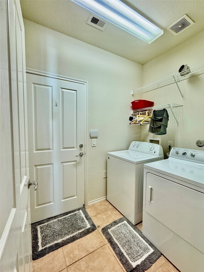 Building Photo - 13600 Breton Ridge St Unit 17A