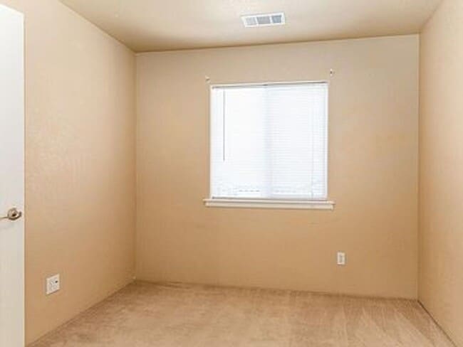 Photo - Beautiful 2 Story Townhome in Central Point