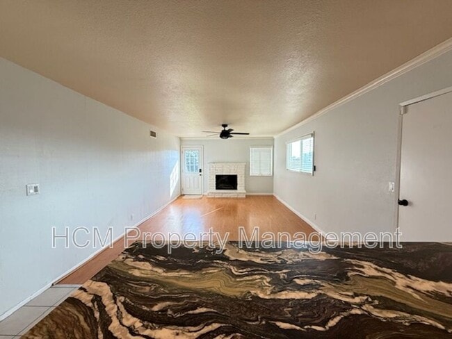 Photo - 928 E Meats Ave