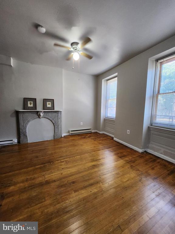 Photo - 403 W 6th St Unit 1