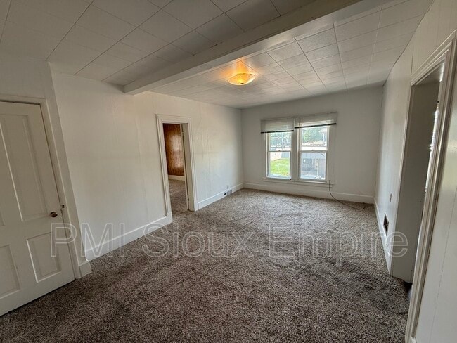 Photo - 734 W 10th St Unit 5