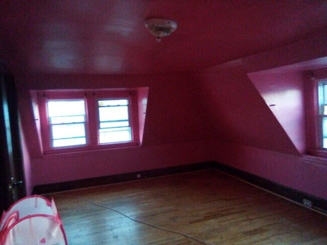 Photo - 32 Sanford Ave