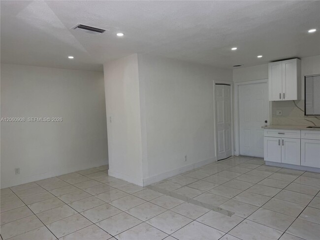 Photo - 732 SW 6th St Unit 732