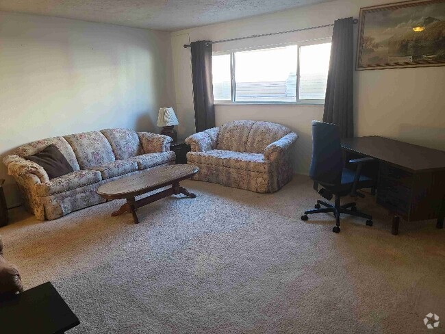 Building Photo - 248 Dale Dr Rental