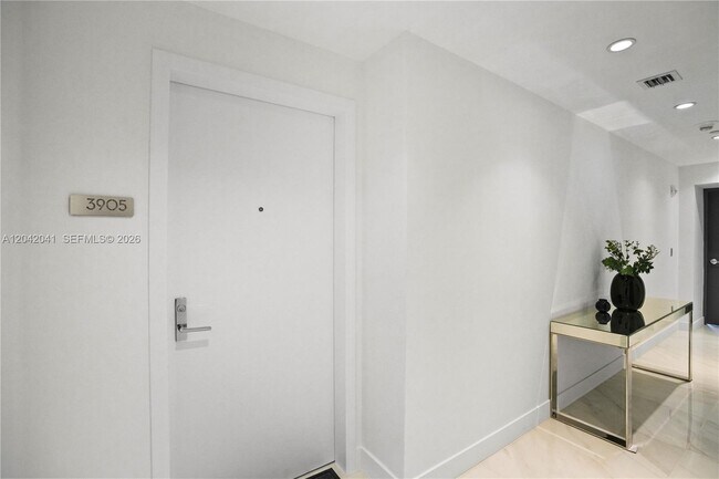 Photo - 700 NE 24th St Unit 3905